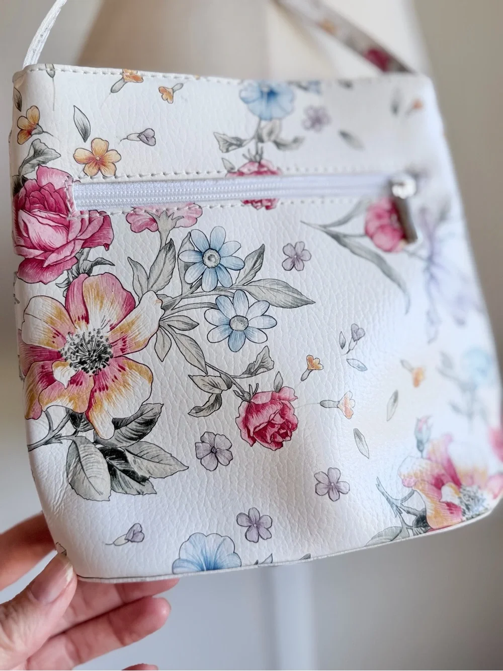 Italian Leathet White Floral Crossbody Bag Adjustable Strap Outer Zippers